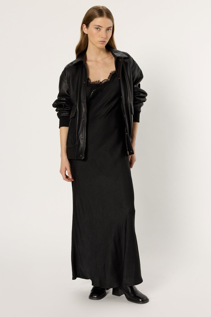 robe longue à fines bretelles et dentelle - lou