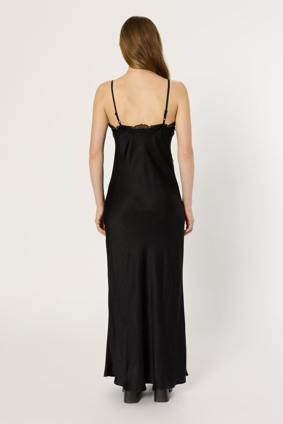 robe longue à fines bretelles et dentelle - lou