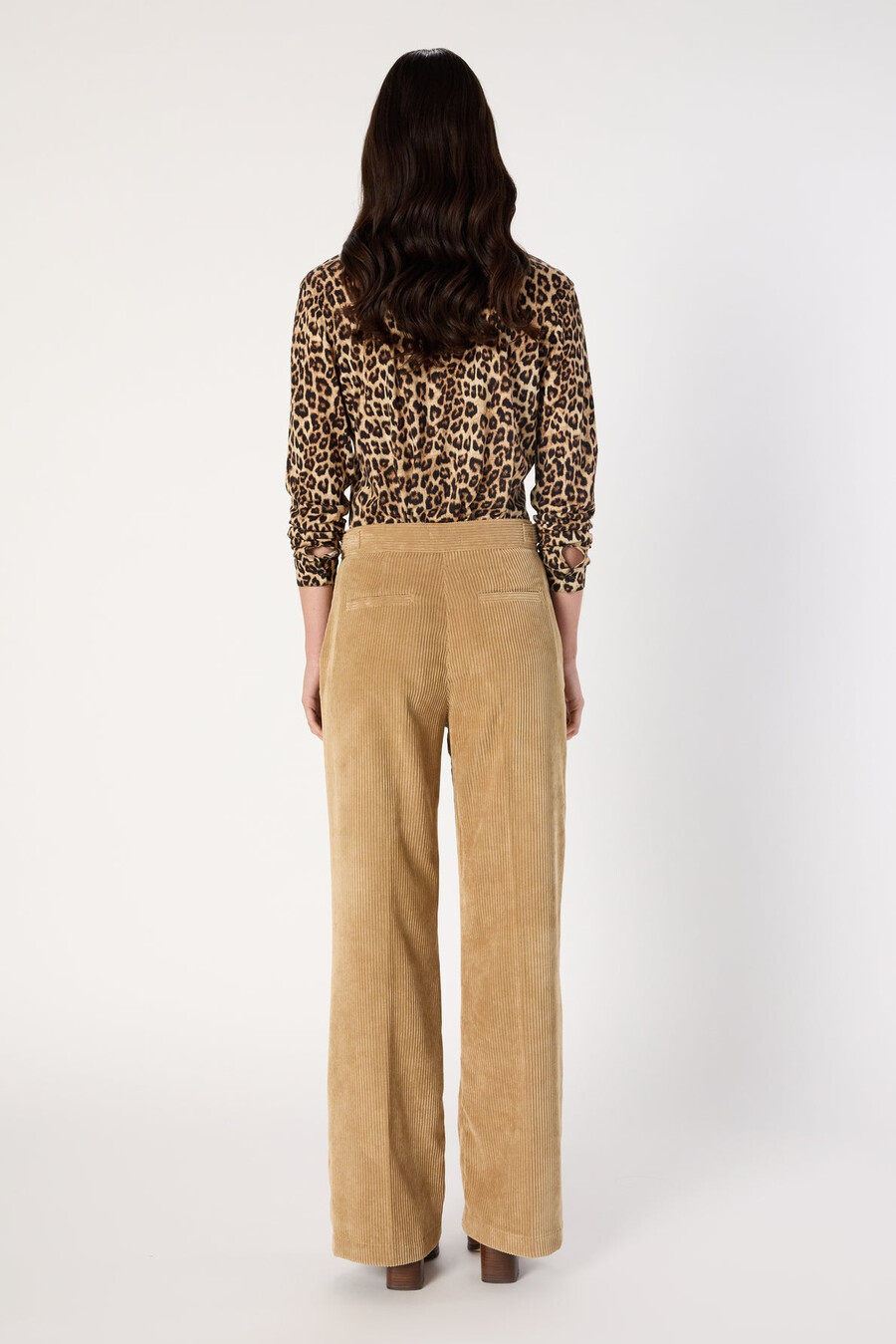 pantalon en velours côtelé à jambes larges - cass