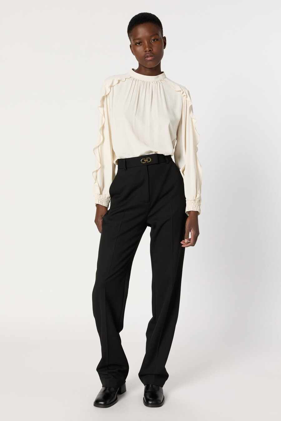 pantalon droit à monogramme doré - caroline