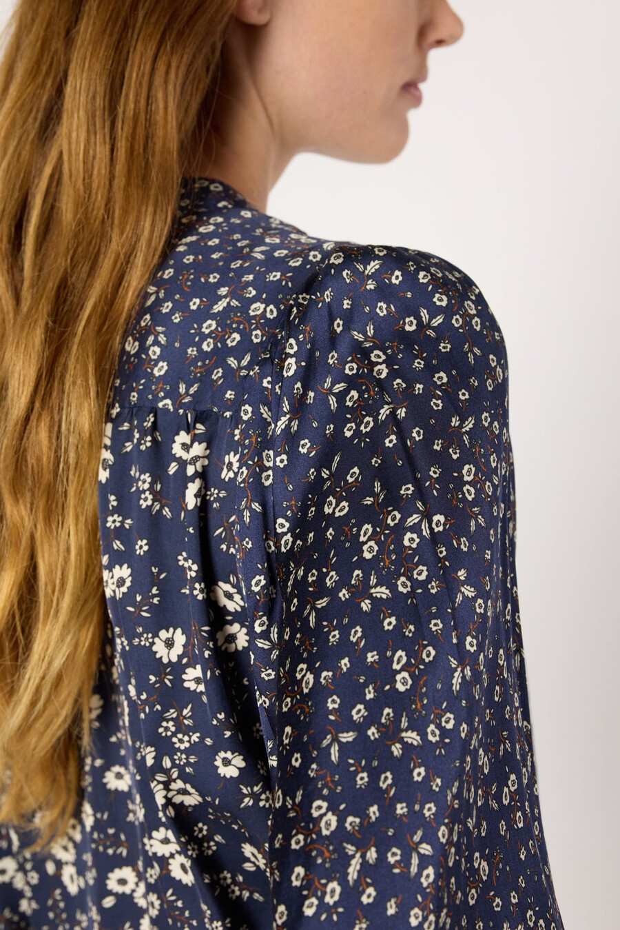 chemise en satin à fleurs - anaelle